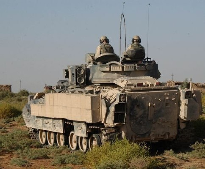 Amerykański czołg na irackiej pustyni