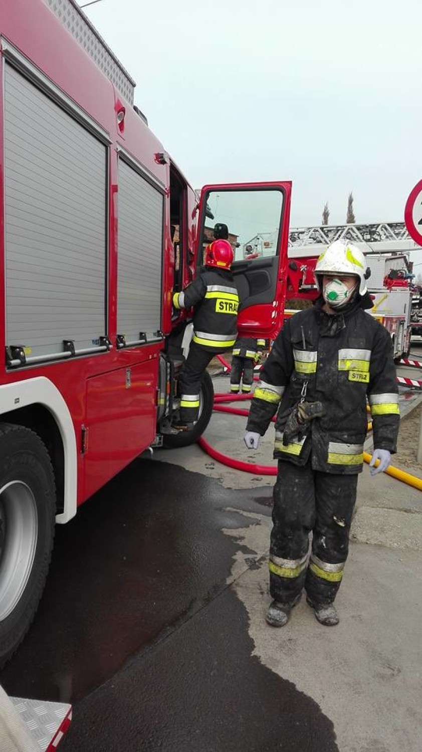 Pożar w Lubomi: Ruszyły zbiórki dla pogorzelców - każdy może pomóc! ZDJĘCIA Z AKCJI GAŚNICZEJ