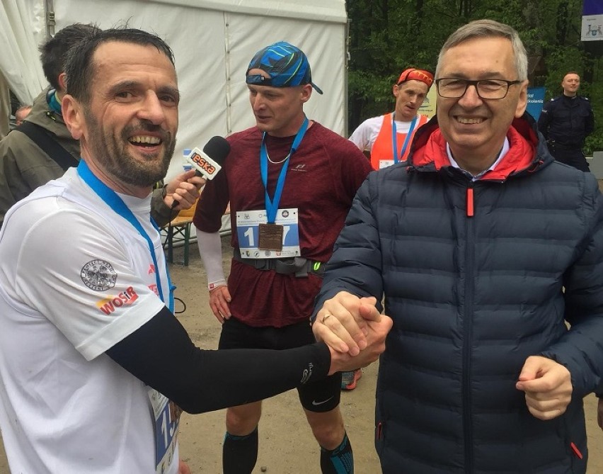 Adam Thiel zwyciężył  w ekstremalnym półmaratonie [ZDJĘCIA]