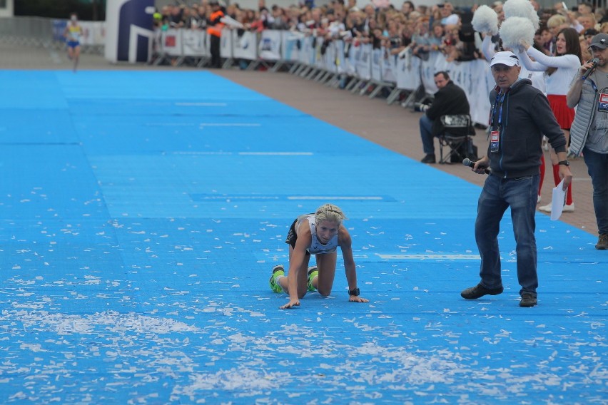 18. PKO Poznań Maraton: Dominika Stelmach na mecie biegu