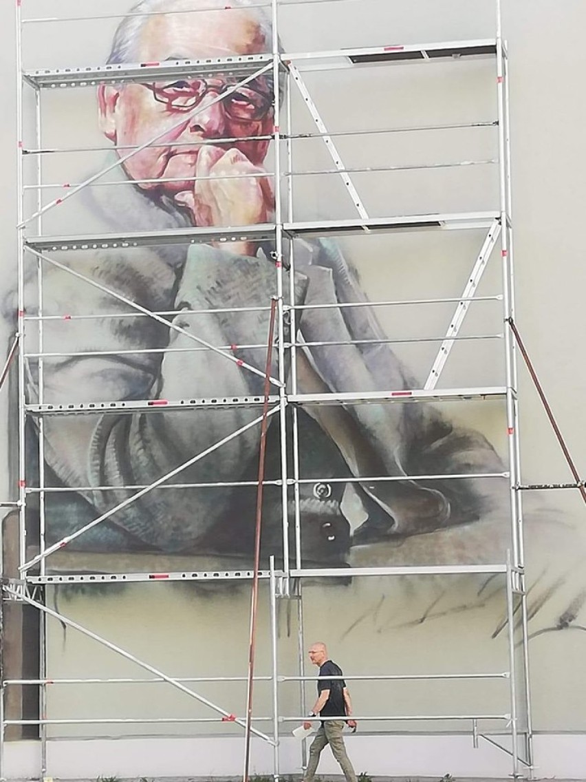 Robert Kukla tworzy kolejny piękny mural. Zobacz inne jego dzieła w Świdnicy [ZDJĘCIA]