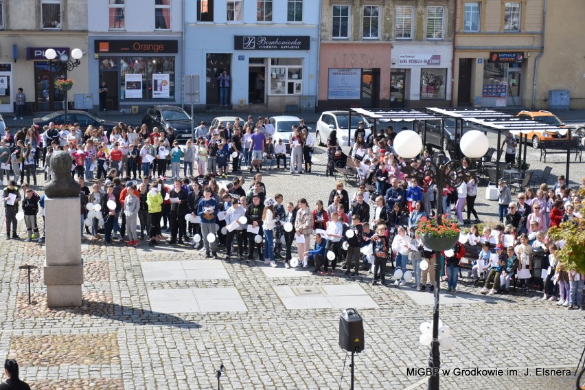 "Bicie rekordu czytania" w Grodkowie - 9.05.2022r.