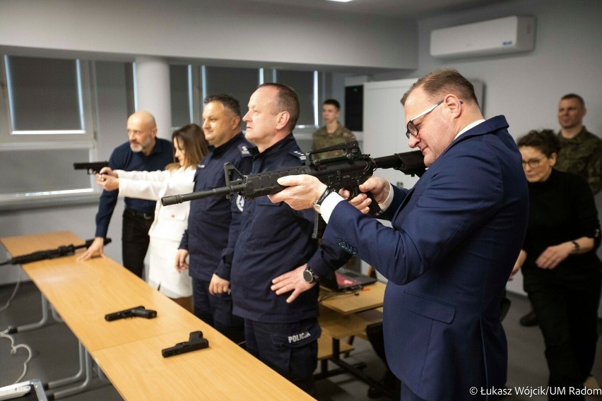 Pierwsza w Radomiu wirtualna strzelnica oddana do użytku. Jest w XI Liceum Ogólnokształcącym imienia Stanisława Staszica