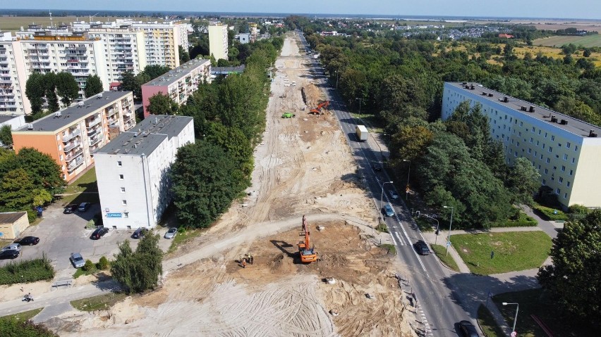 Jest już pierwsza warstwa asfaltu na nowej jezdni...