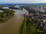 Odra w Bytomiu Odrzańskim i Nowej Soli. Rzeka się rozlewa. Zobacz piękne zdjęcia z dronów w Nowej Soli i Bytomiu Odrzańskim