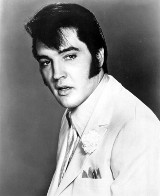 Co wydarzyło się 27 sierpnia? W tym dniu Elvis Presley spotkał się w swej rezydencji z muzykami grupy The Beatles! 