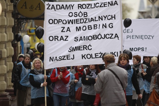 Protest pracowników łódzkiego MOPS