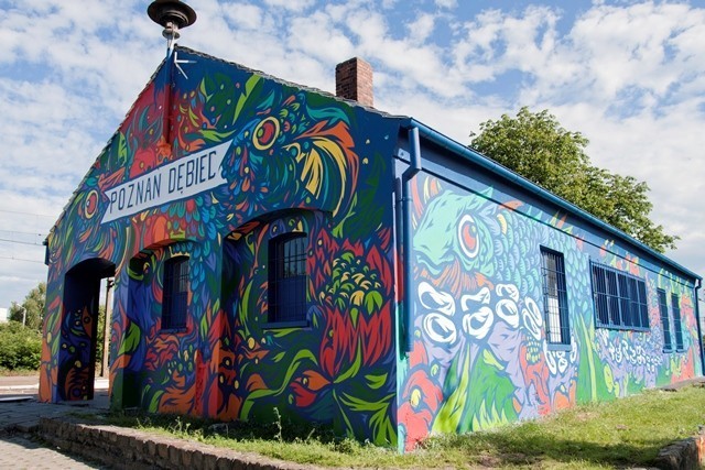 Ogromny mural powstał w Warszawie na finał drugiej edycji akcji Dulux Let`s Colour