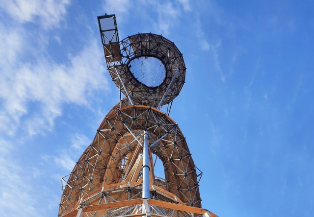 Sky Walk w Świeradowie-Zdroju już jest otwarta. Wieża widokowa ma 62-metry wysokości.