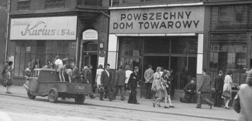 Tak wyglądał zwykły dzień w Katowicach...70 lat temu. Ludzie na zakupach, ulicy, targowisku, zajęci swoimi sprawami