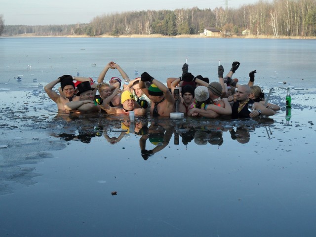 W sumie przeręblu nad Nakłem-Chechłem kąpały się 32 osoby