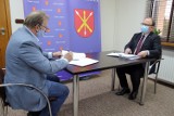 W Kraśniku powstanie Klub Senior+. Burmistrz podpisał umowę z wykonawcą