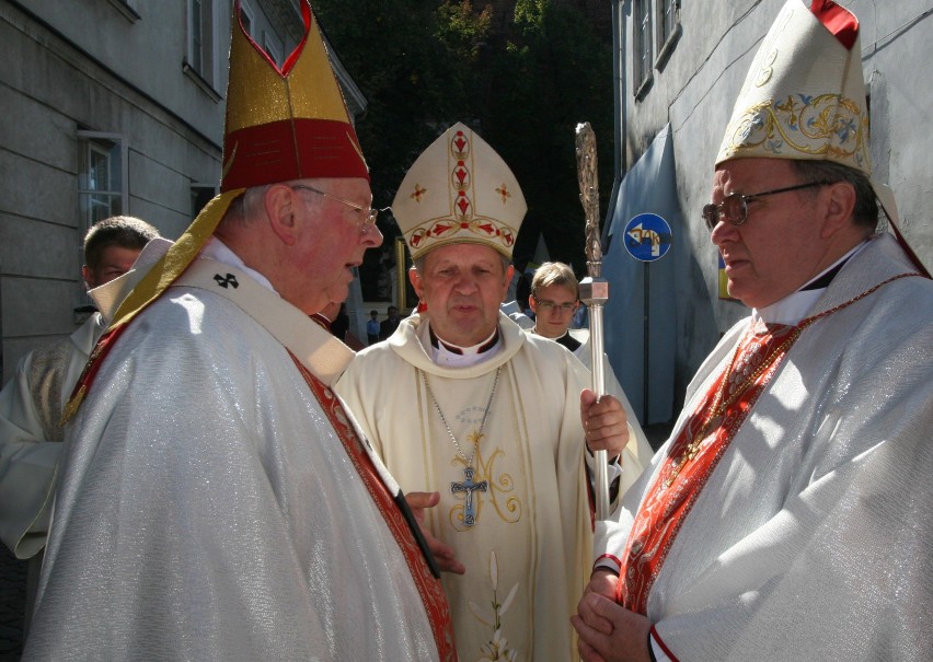 Kardynał Stanisław Dziwisz w Piotrkowie. W 2006 roku...