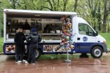Ochocki Festiwal Streetfoodu 2024. Food trucki, dmuchańce, muzyka i Eksplozja Kolorów