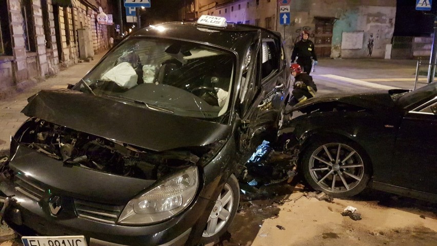 Wypadek na Kilińskiego. Pasażerkę taksówki wyrzuciło przez okno [ZDJĘCIA, FILM]