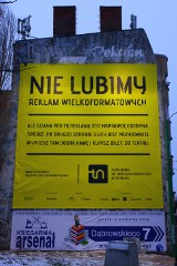 Teatr Nowy w Poznaniu - Reklama jest nielegalna!