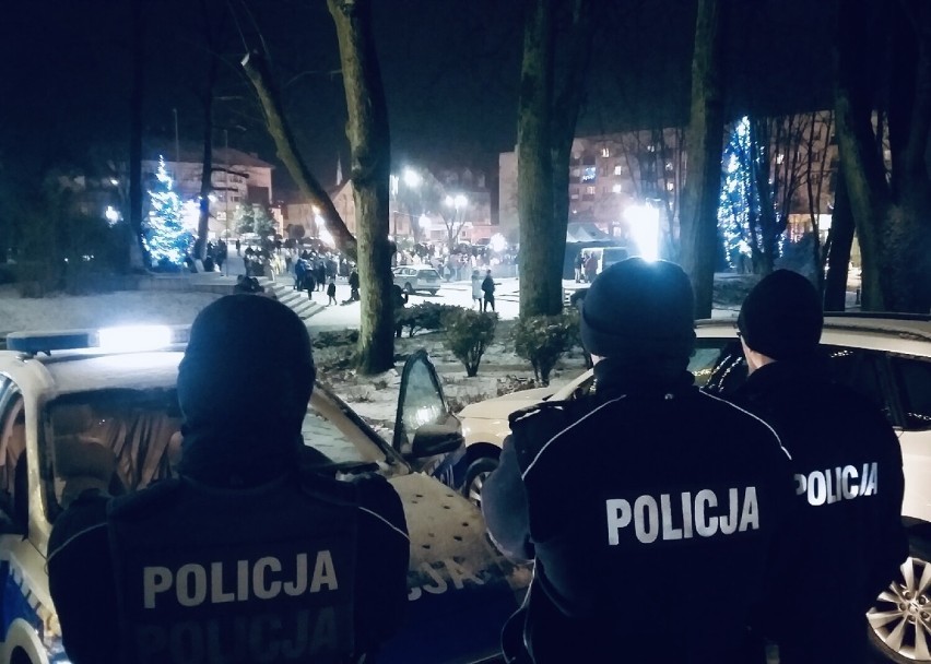 Wydarzenie "Olecko Świętuje Nowy Rok!" pod czujnym okiem policjantów