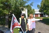 Protest związkowców z Solidarności przed zakładem przetwórstwa rybnego SoNa w Koziegłówkach w powiecie myszkowskim ZDJĘCIA