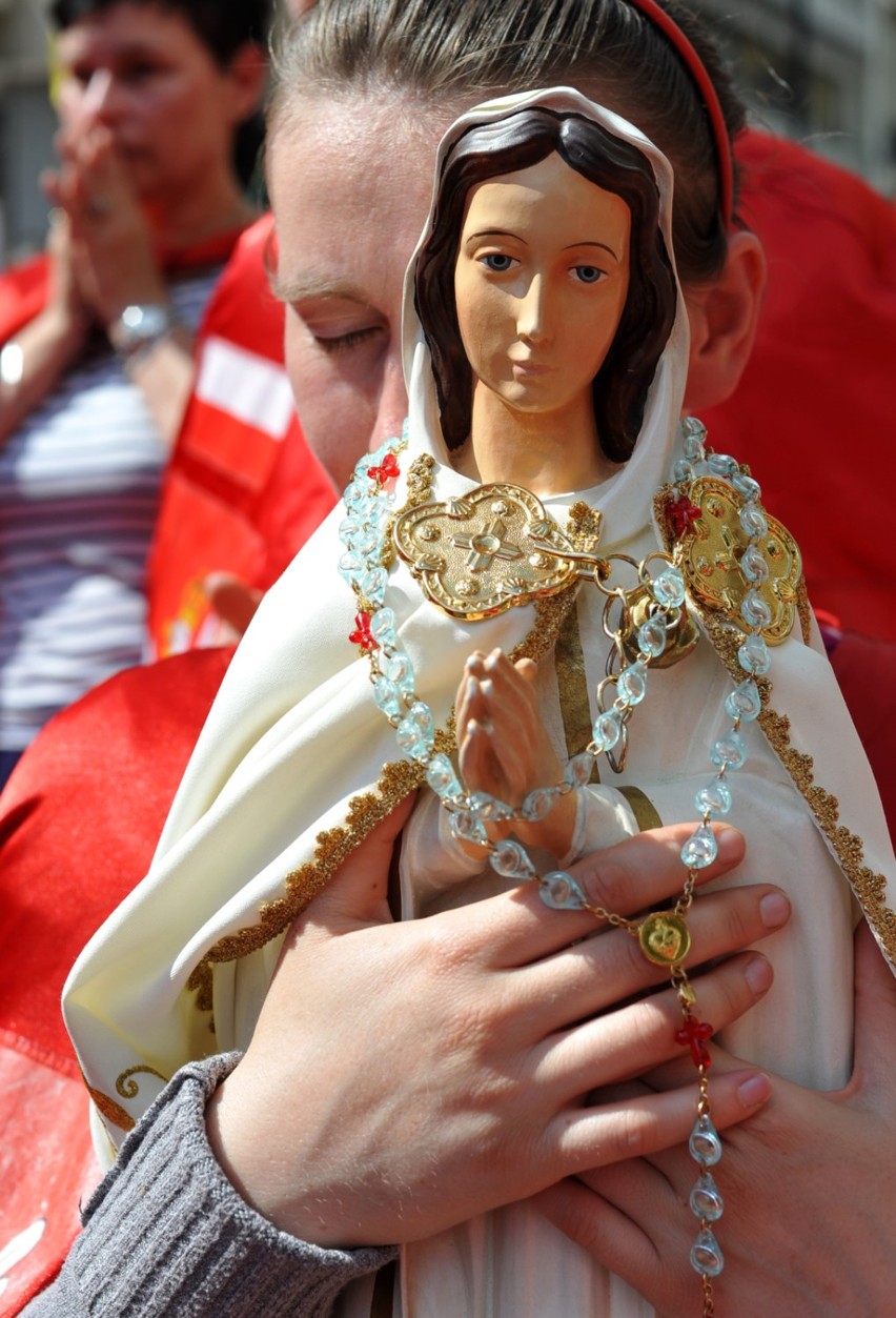 Manifestacja pod Sejmem. Rycerstwo Chrystusa Króla przeszło...