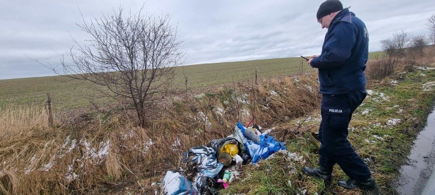 Powiat elbląski. Dostał mandat za dzikie wysypisko. Wydał go... św. Mikołaj