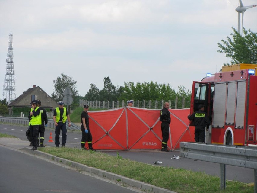 Śmiertelny wypadek motocyklisty w Ostrowie [FOTO]