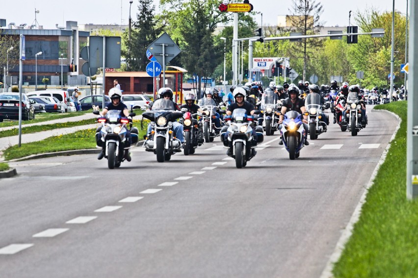 Rozpoczęcie sezonu motocyklowego 2016 w Łomży. Parada ulicami miasta.