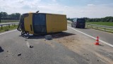 Autostrada A4 między Tarnowem a Brzeskiem. Wypadek busa i pożar samochodu [ZDJĘCIA]