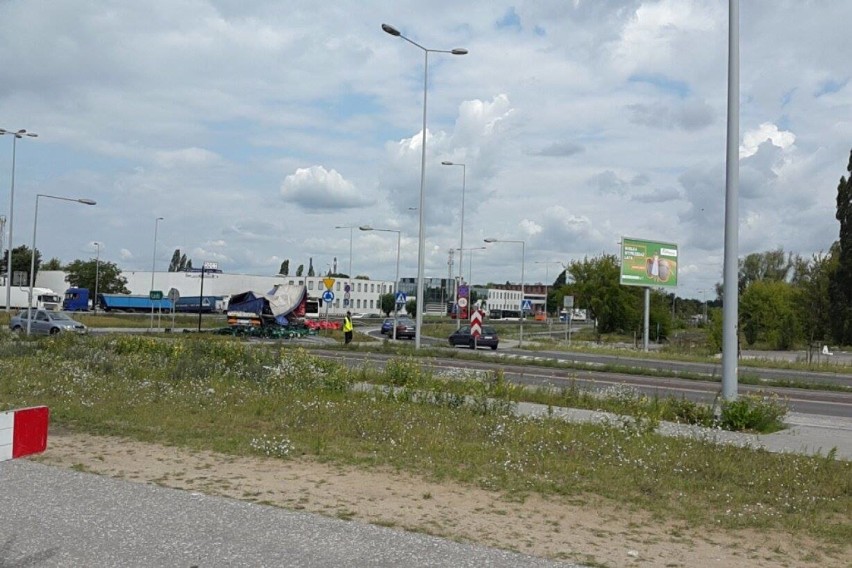 Zablokowane rondo na Łódzkiej w Toruniu