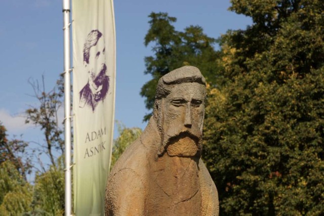 Pomnik Adama Asnyka w Kaliszu