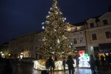 W Rzeszowie stanęło Świąteczne Miasteczko. Jakie atrakcje oferuje jarmark świąteczny?