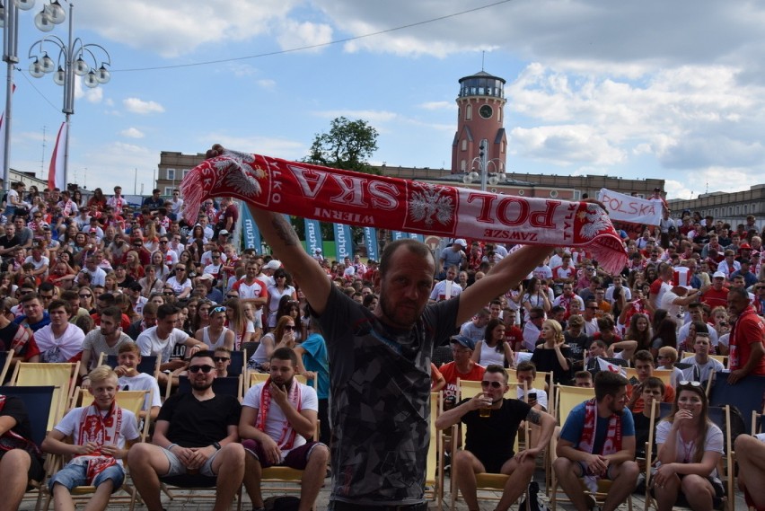 Strefa kibica w Częstochowie. Ponad tysiąc mieszkańców obejrzało mecz Polski z Senegalem