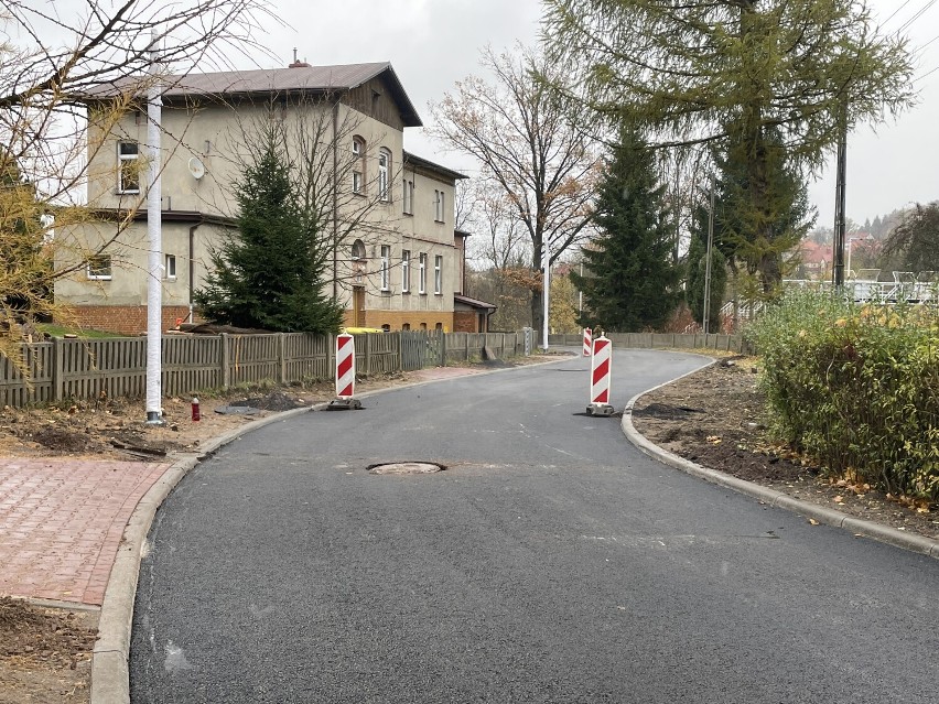Ulica Królowej Jadwigi w Boguszowie-Gorcach: Tu nigdy dotąd nie było asfaltu. Trwa remont - zdjęcia
