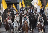 Zakopane. Banderia konna, górnicza orkiestra dęta i setki wiernych. Tak wyglądała doroczna pielgrzymka maryjna