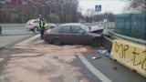 Wypadek z udziałem pijanego policjanta na Moście Poniatowskiego. Jedna osoba w szpitalu