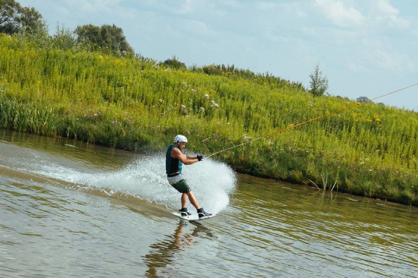 Miejsce ukryte na skraju miasta. Lake Park Wilanów to park...