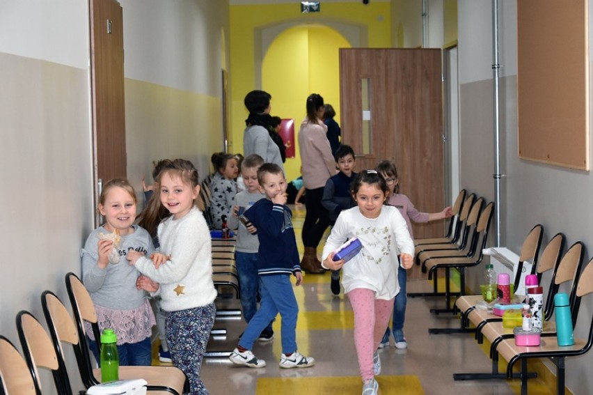 Niepubliczna Katolicka Szkoła Podstawowa ma nową siedzibę w Legnicy [ZDJĘCIA]