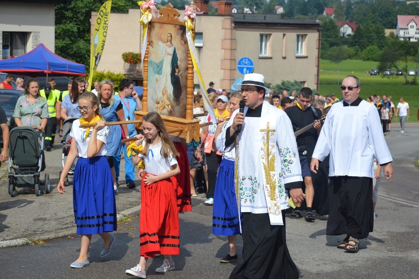 Wierni z całego Pomorza przybyli na Wielki Odpust w Sianowie [ZDJĘCIA cz. 1]