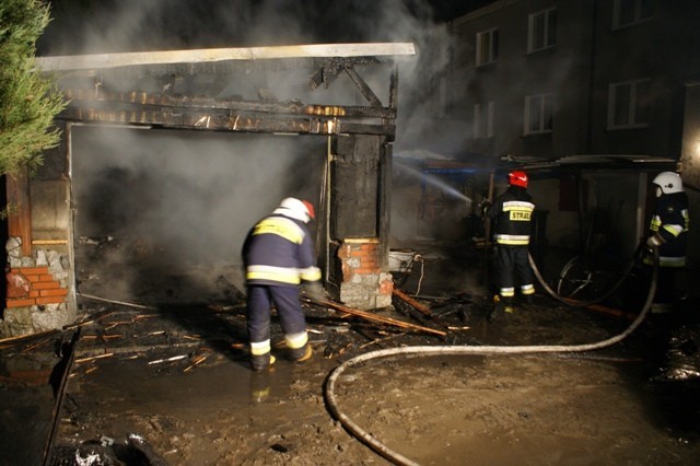 W nocy wybuchł pożar w Lutogniewie (ZDJĘCIA)