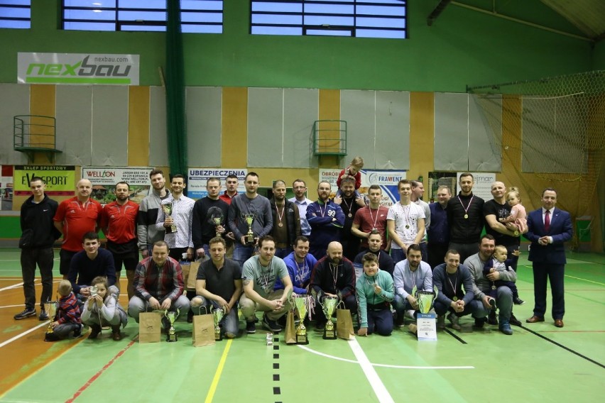 Zakończenie rozgrywek Wolsztyńskiej Amatorskiej Ligi Piłki Nożnej Halowej