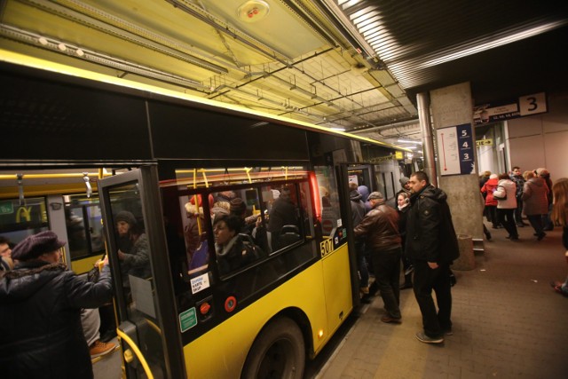 1 lutego KZK GOP wprowadza zmiany w kursowaniu autobusów w kilku miastach w województwie