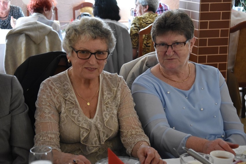 Seniorzy na uroczystym spotkaniu z okazji Międzynarodowego Dnia Inwalidy (FOTO)