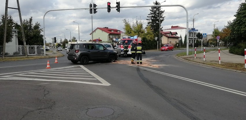 Wypadek na skrzyżowaniu ulic Wiejska - Zbiegniewskiej we Włocławku [zdjęcia]