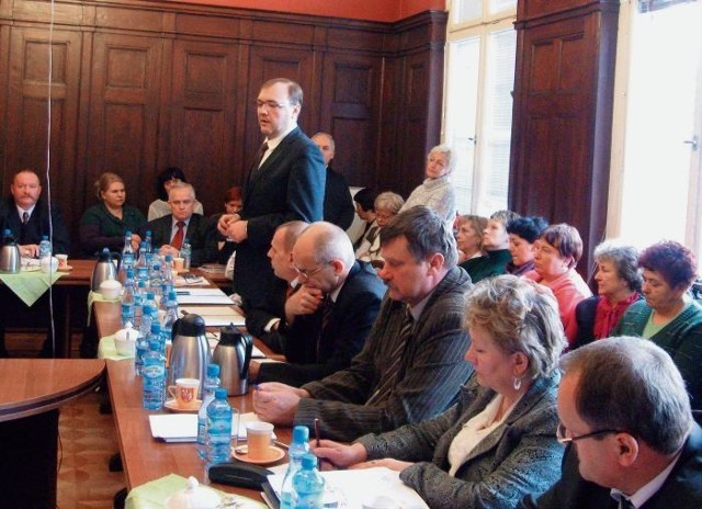 Piotr Ruta, starosta śremski, na ostatniej sesji przedstawił projekt budżetu powiatu na 2011 rok