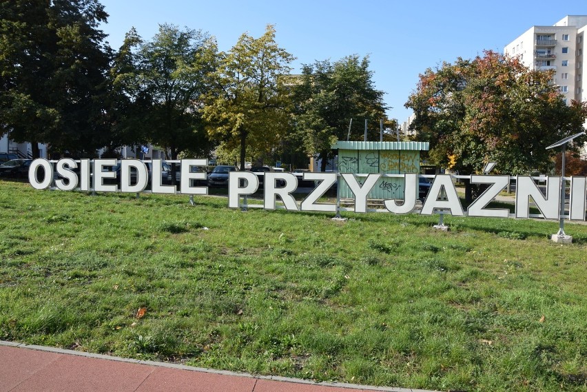 Nowy napis na osiedlu Zacisze w Zielonej Górze (podobny jak...