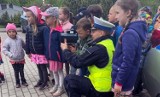 Kartuzy. Z okazji Dnia Dziecka milusińscy mogli zwiedzić komendę i zapoznać się z pracą policjantów