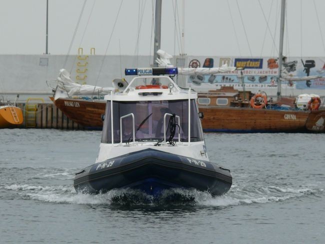 Gdynia: Wypadek na Zatoce Gdańskiej. Akcja ratunkowa ogniwa wodnego komendy i WOPR