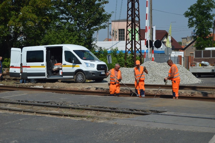 Trwa remont przejazdu kolejowego na ul. Kolejowej w Kobylinie [ZDJĘCIA]                  