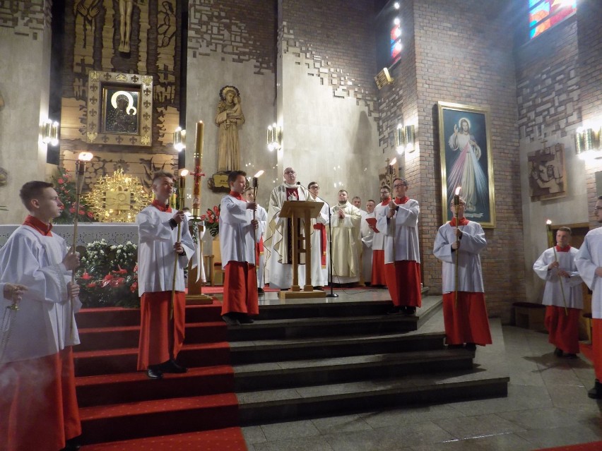 Wigilia paschalna w parafii św. Antoniego w Zduńskiej Woli