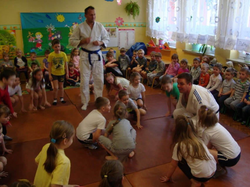 Zajęcia judo i ju-jitsu w Przedszkolu nr 7 w Zawierciu