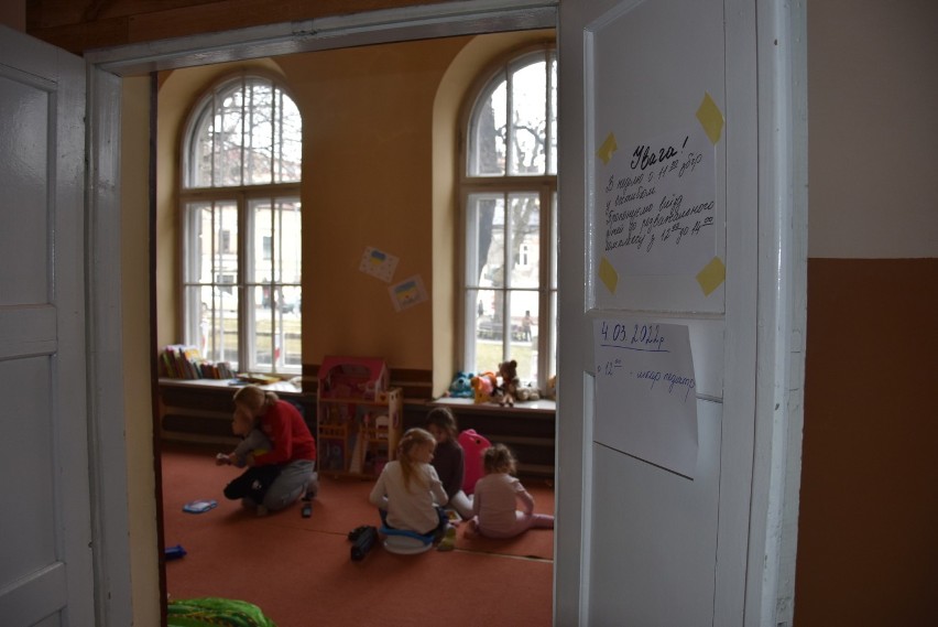 Uchodźcy z Ukrainy zapisują dzieci do małopolskich szkół. Potrzebne oddziały przygotowawcze